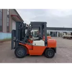 Дизелов мотокар с автоматична скоростна кутия, 3500 кг, височина на повдигане от 3 м до 6 м, странично преместване наляво-дясно - Image 2